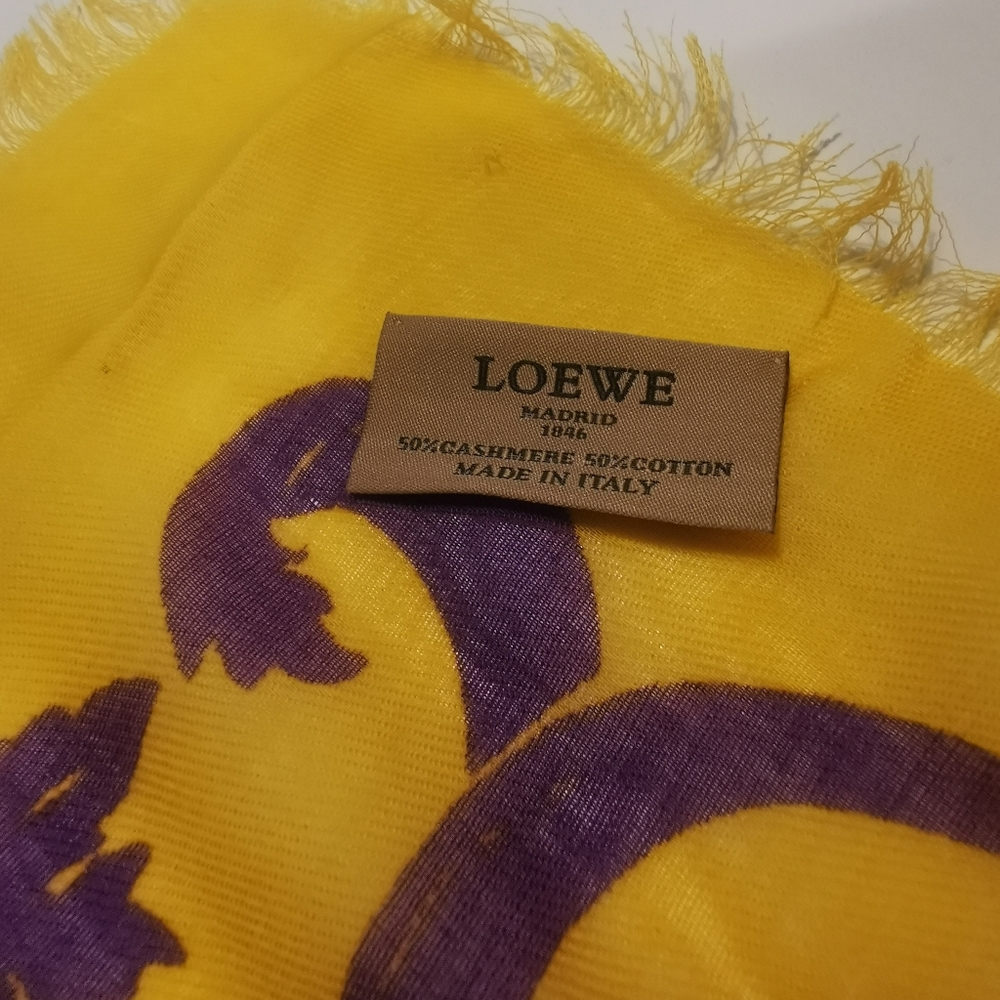 Authentic Loewe Scarf - Picture 5 of 5